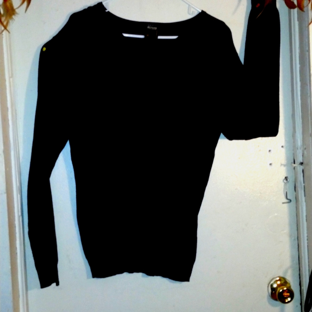SMOG Regular Fit Medium Black Spring Sweater. Scarfs are optional